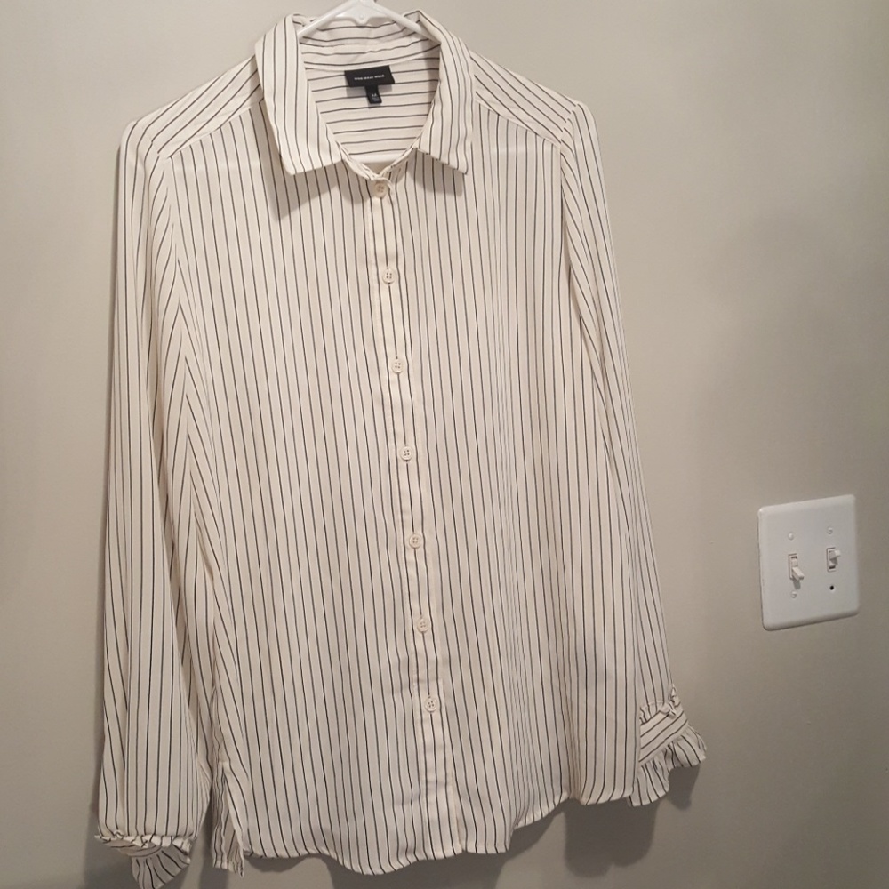 Log sleeved striped white and black shirt